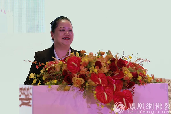 鄞州区委统战部副部长、区民族宗教事务局局长荆英姿讲话